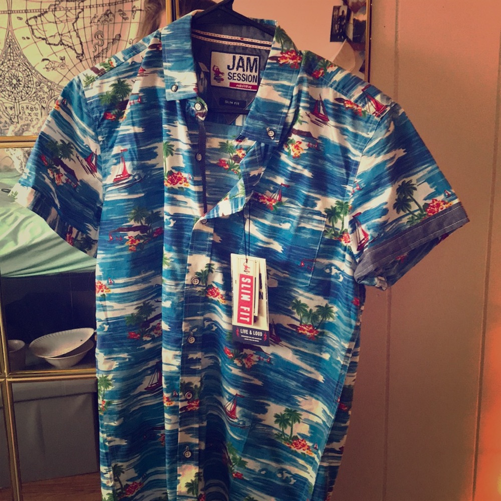 Hawaiian Button up 🌺